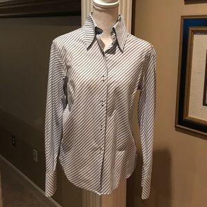 Gorgeous Ingram Italian button down shirt.